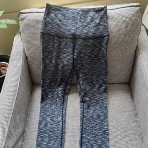 Lululemon athletica legging. Size 6